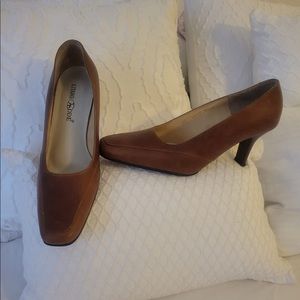Squared toe Brown heels